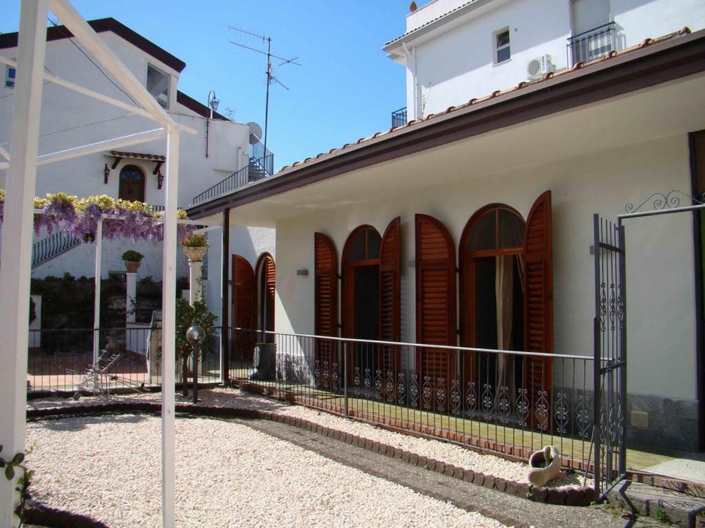 Casa Vacanze Villa Angelina Джардини-Наксос Экстерьер фото